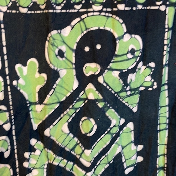 Caribelle Batik Wall hanging Wood Wire hanger Monkey Batik Print - Picture 9 of 14